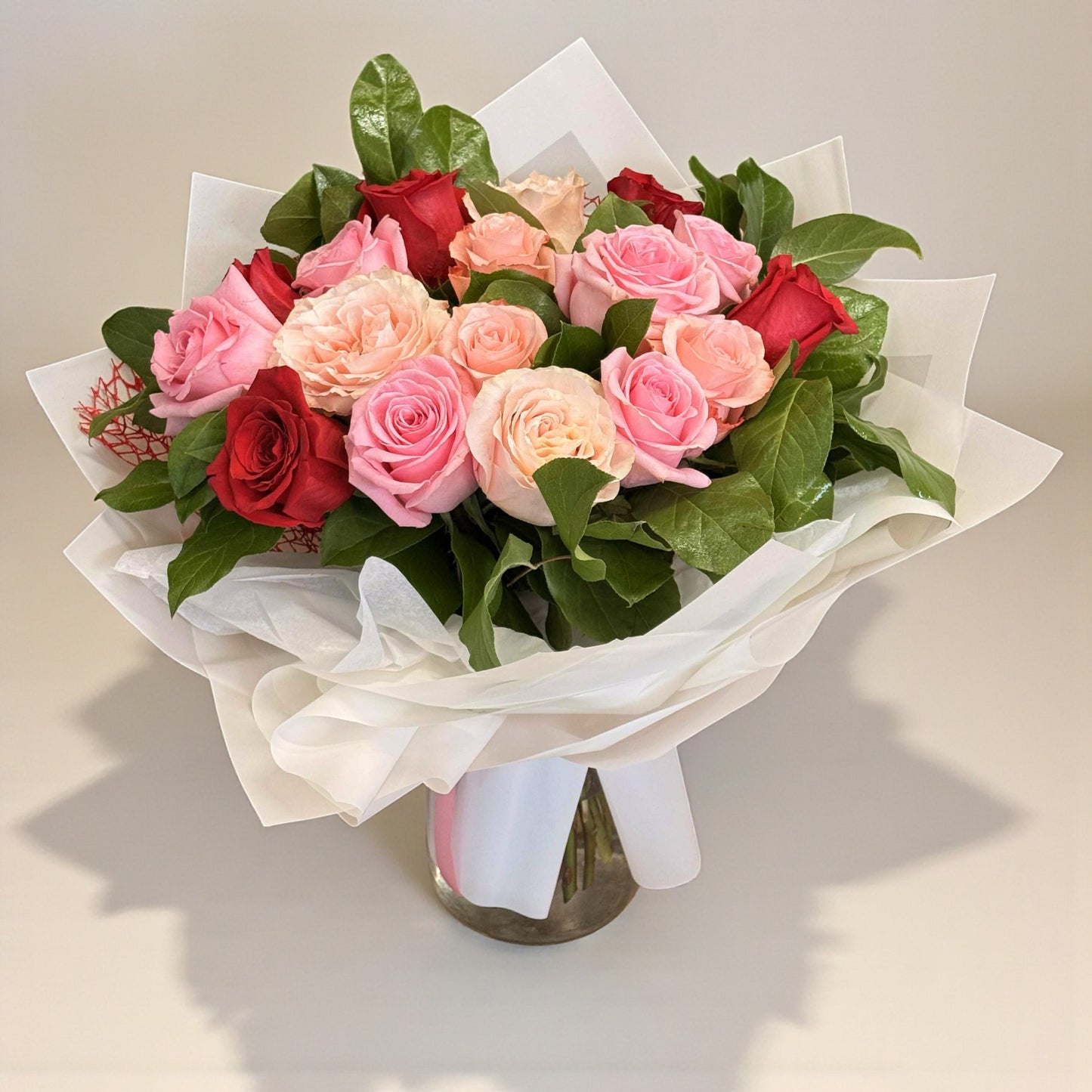 Buchet 9 trandafiri mix About Flowers