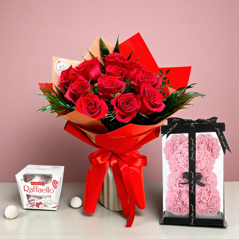 Pachet Valentine's Day: 11 trandafiri roșii, bomboane Raffaello și ursuleț din trandafiri roz – cadou Iași | About Flowers