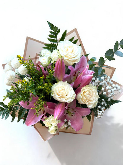 Buchet Pink Whisper About Flowers