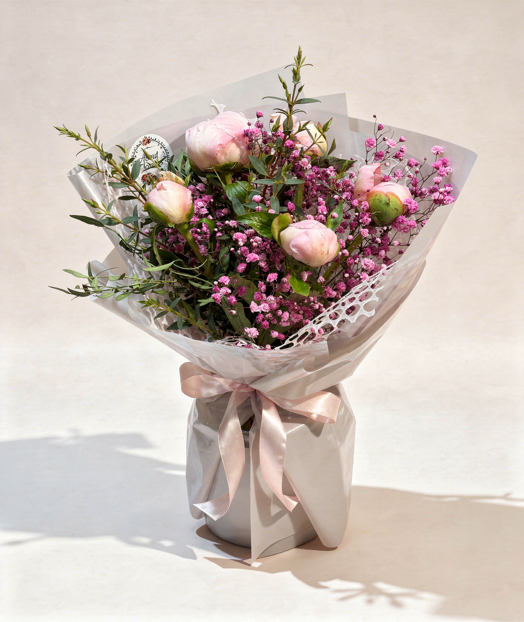 Buchet 5 Bujori Roz Gypsophila Roz