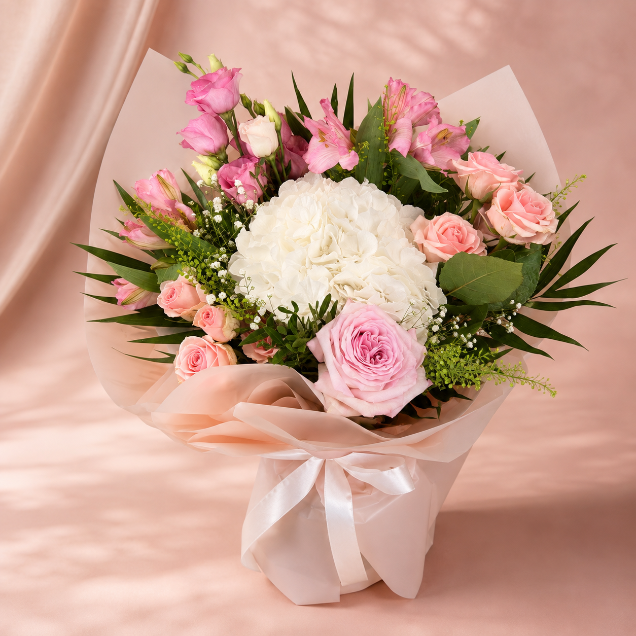 Buchet hortensie roz cu trandafiri roz și alstroemeria – livrare flori Iași | About Flowers