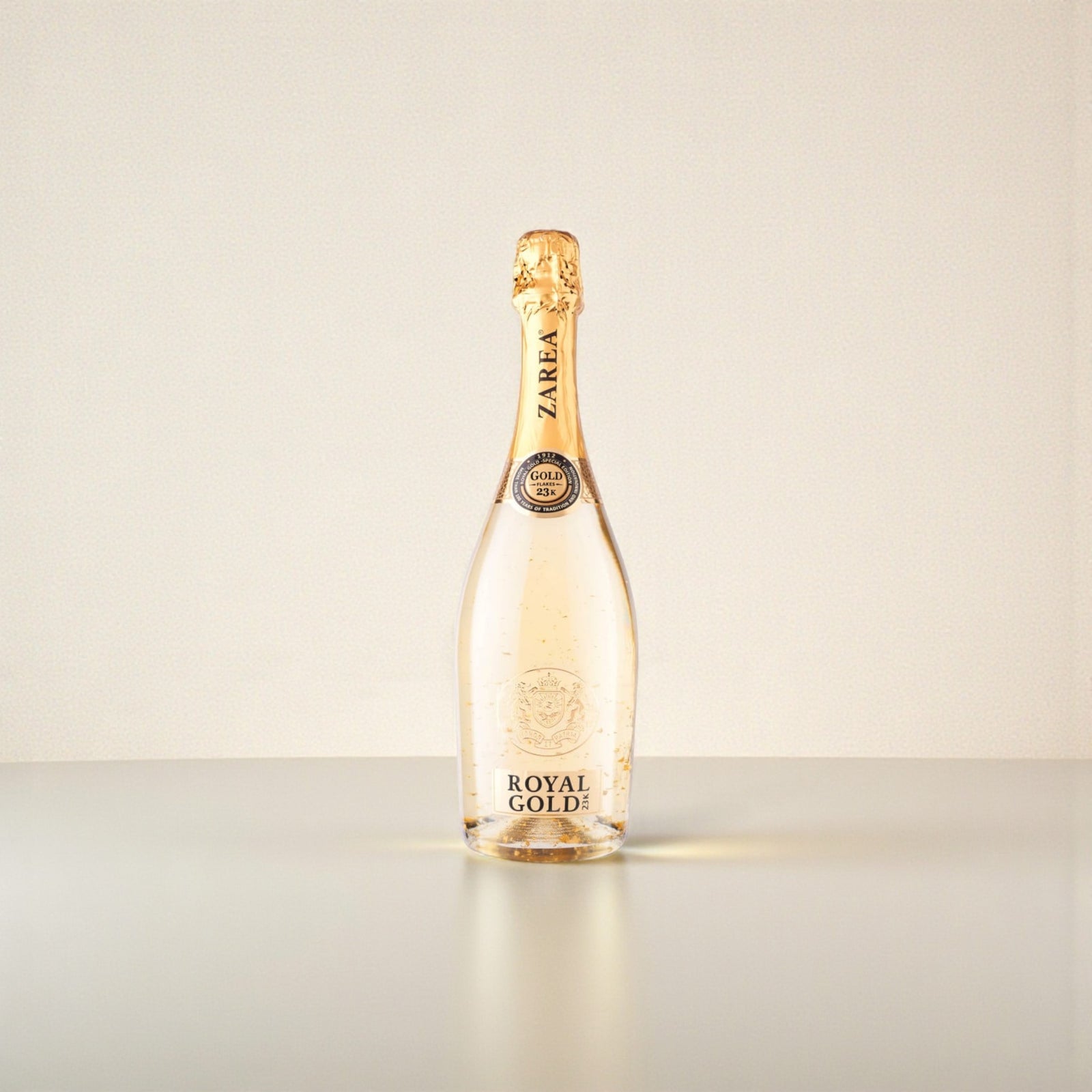 Spumant Zarea Royal Gold 23K cu foiță de aur, 0.75L – cadou Iași | About Flowers