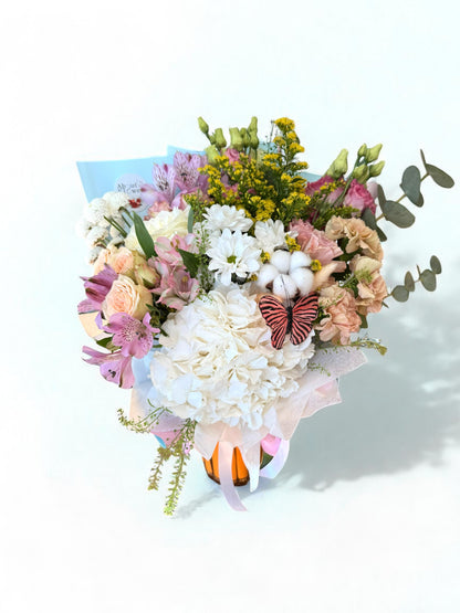 Buchet „Pastel Fantasy” – Armonie florală în nuanțe delicate