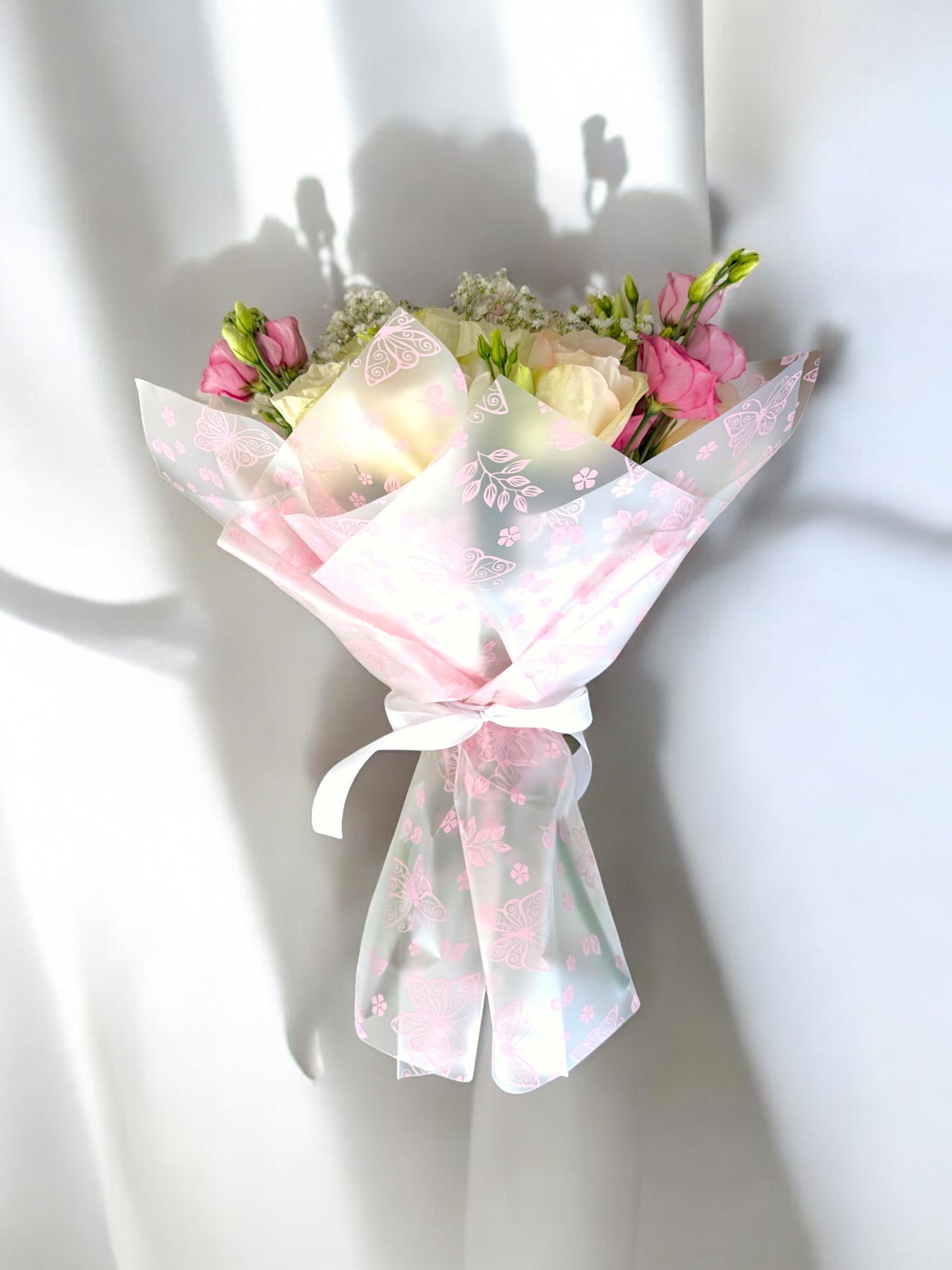 Buchet O’hara cu lisianthus și gypsophila